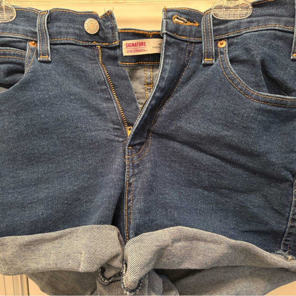 LEVI Strauss Signature Heritage High-Rise Blue Denim shorts. EUC.